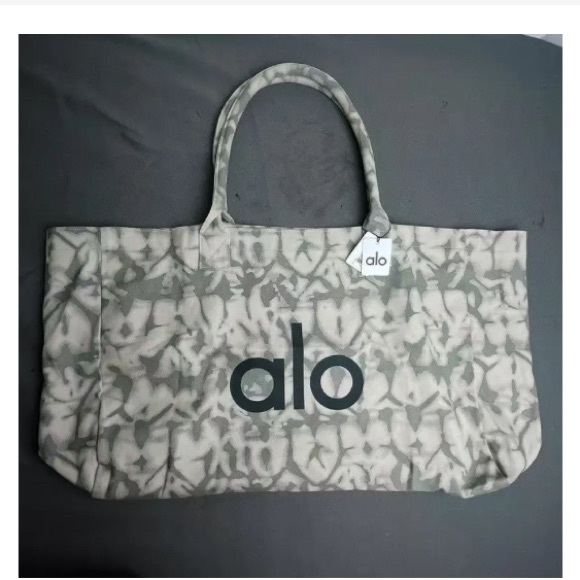 ALO GREY and White Tote Bag - Picture 6 of 6